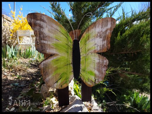 Jardiniere aux Pied avec Papillion (vert/blanc) • 49.00€ • © AHM Créations